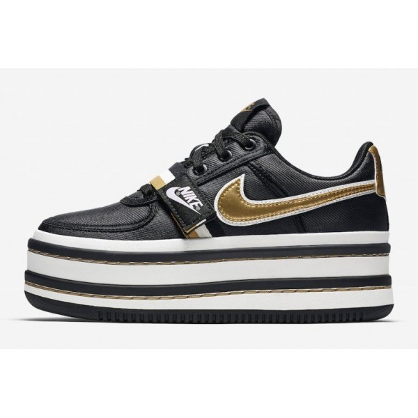 Nike Damen Vandal 2K Schwarz/Weiß/Metallisch Gold AO2868-002