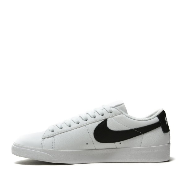 Nike Damen Blazer Low Le Weiß/Schwarz aa3961-111